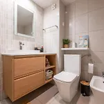 Golden Floor Ocean View Pools & Access Apartment *