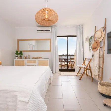 Golden Floor Ocean View Pools & Access