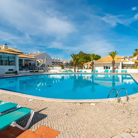 Golden Floor Ocean View Pools & Access *