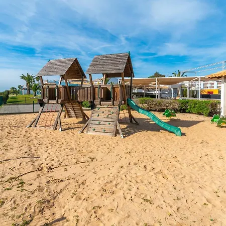 Golden Floor Ocean View Pools & Access