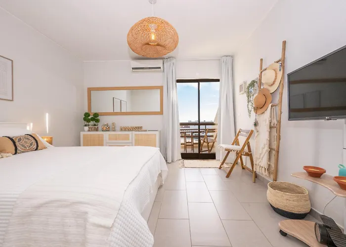 Golden Floor Ocean View Pools & Access