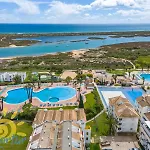 Golden Floor Ocean View Pools & Access Lägenhet